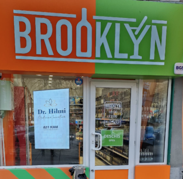 Reteaua Digitala DOOH Indoor - Brooklyn Drinks Market – Camil Ressu