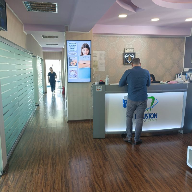 Reteaua Digitala DOOH Indoor - HOUSTON DENTAL CLINIC